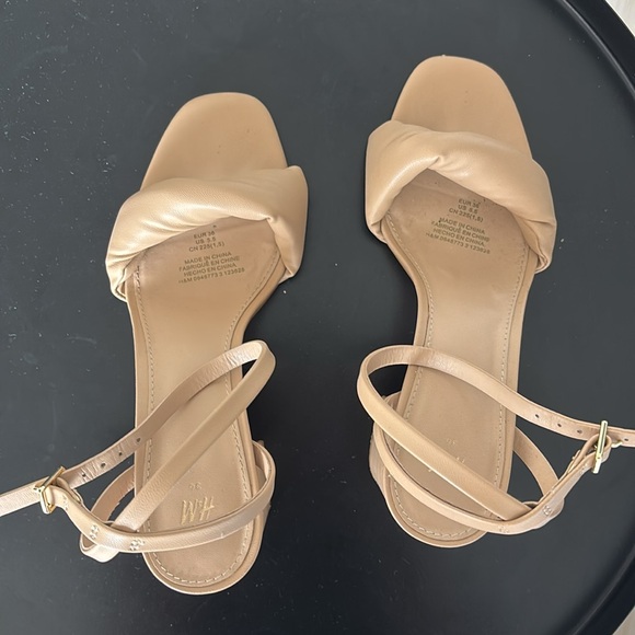 Twisted-strap Sandals - Picture 13 of 13